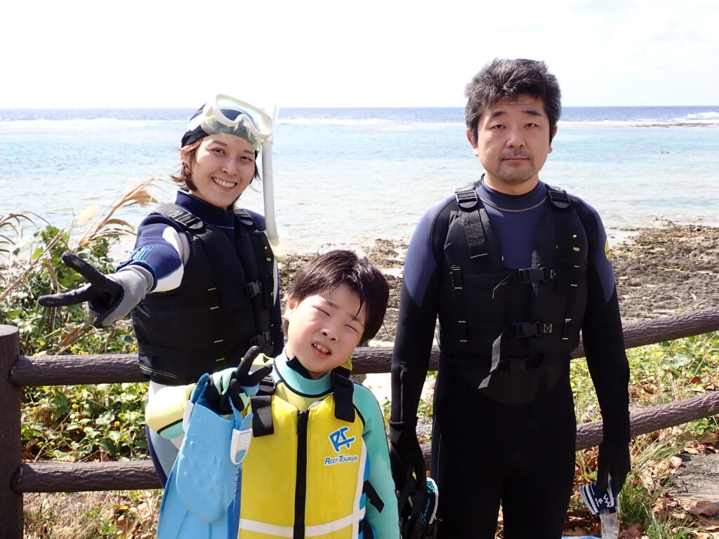 【自然体験ジョン万パーク 天然水族感】ウミガメ 学生 卒業旅行 自然体験シュノーケリング ウミガメ 家族 沖縄旅行