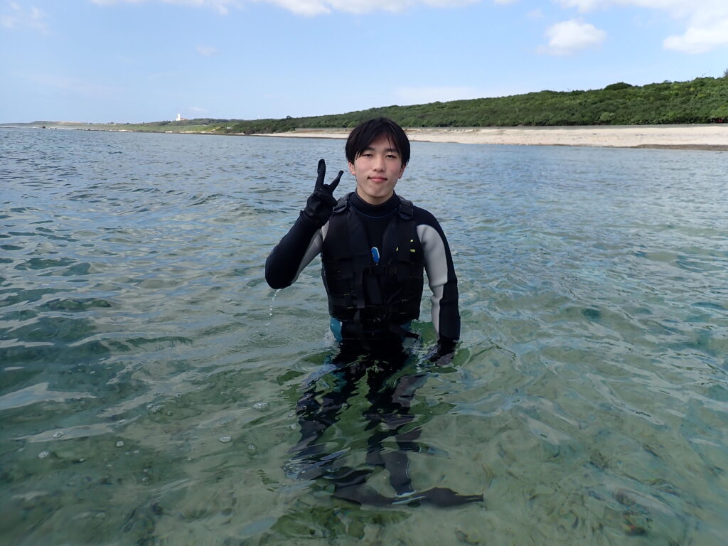 【自然体験ジョン万パーク 天然水族感】ウミガメ 自然体験シュノーケリング ウミガメ 沖縄旅行 卒業旅行 学生